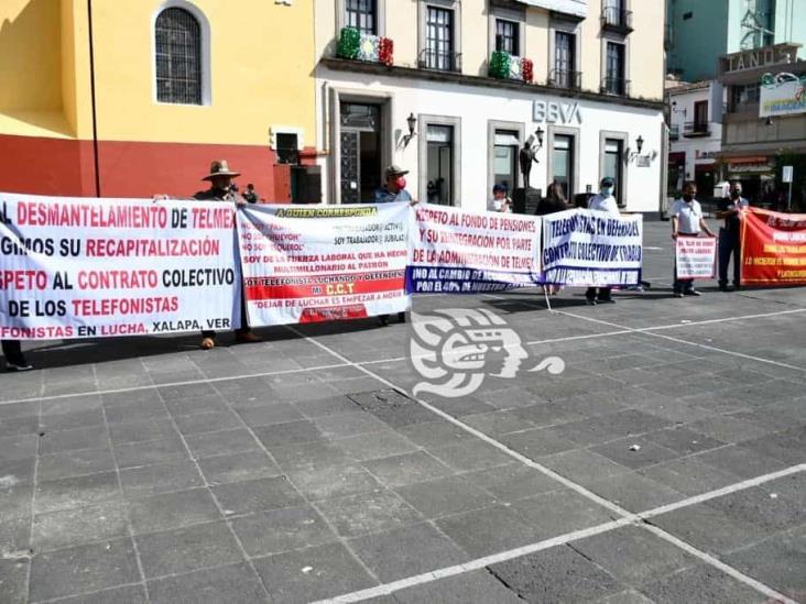 Protestan telefonistas en Xalapa por cambios en contrato colectivo de trabajo