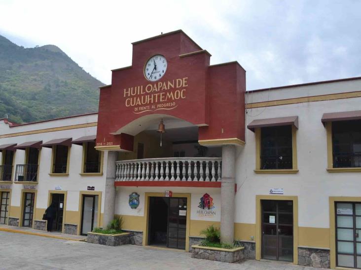 Para combatir rezago en Huiloapan, darán seguimiento a gestiones en dependencias