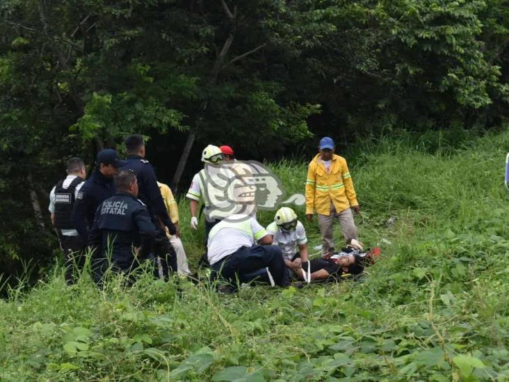 Cuatro cubanos muertos y ocho heridos tras volcadura en el sur de Veracruz 