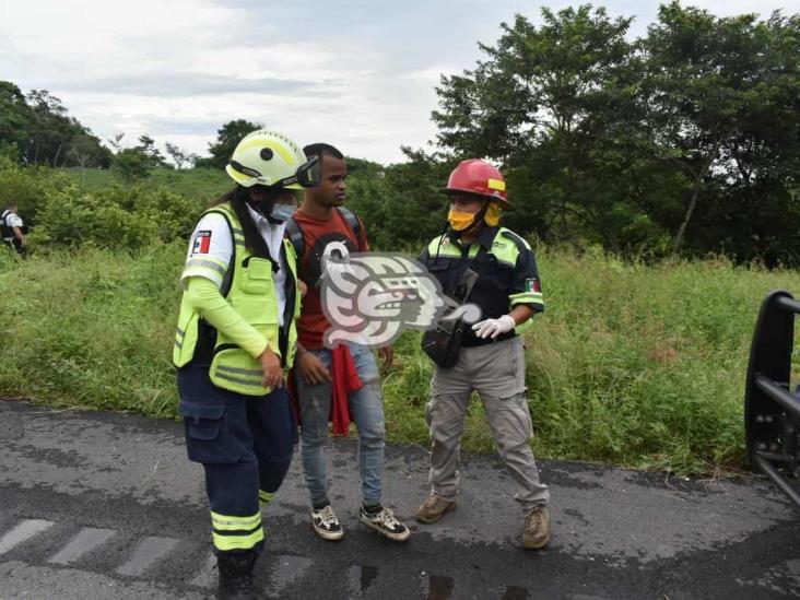 Cuatro cubanos muertos y ocho heridos tras volcadura en el sur de Veracruz 