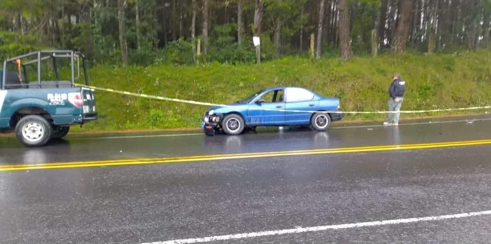 Muere joven motociclista tras chocar contra un automóvil en Acajete