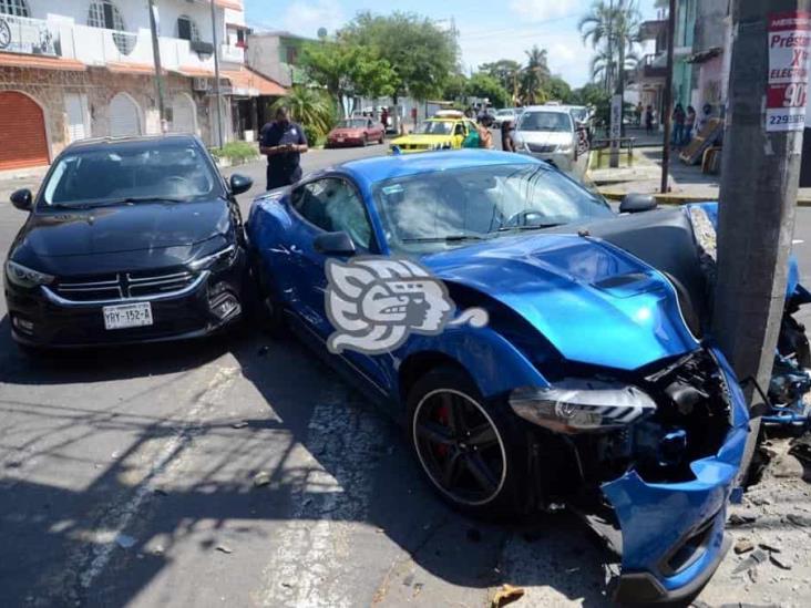 Aparatoso accidente vehicular en el centro de Veracruz