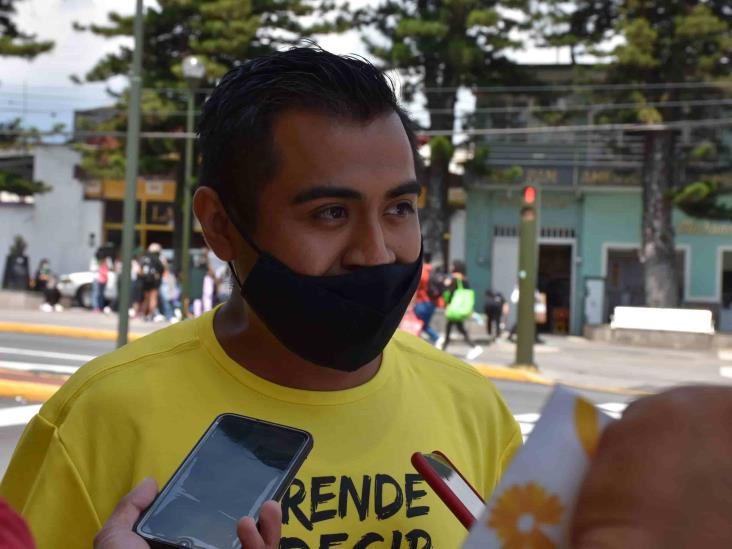 Integrantes de Help México realizan marcha para prevenir el suicidio, en Orizaba