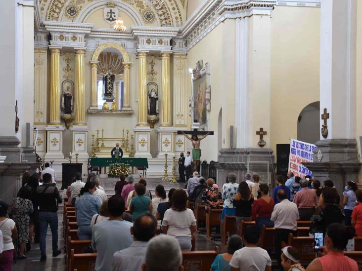 Entre lágrimas y aplausos, despiden al sacerdote Antolín Bernardi Castelán en Orizaba