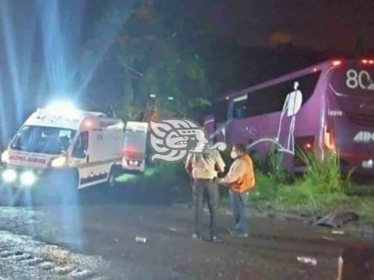 Se accidenta autobús en autopista La Tinaja-Cosamaloapan; hay 10 lesionados