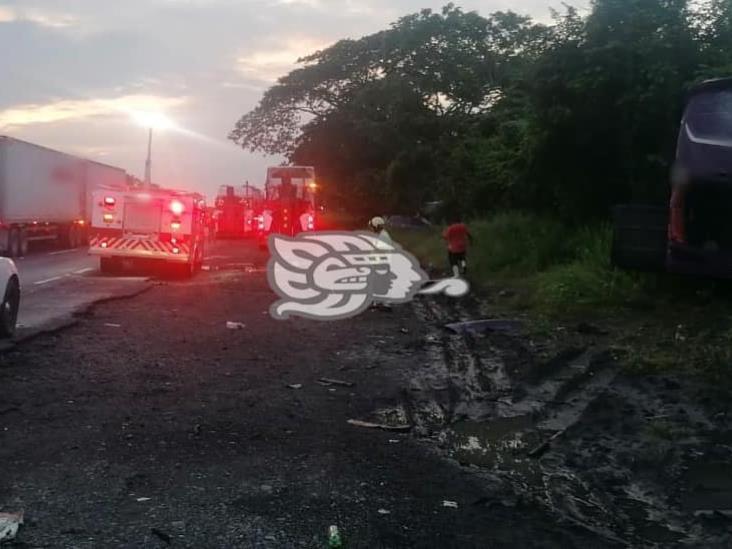 Se accidenta autobús en autopista La Tinaja-Cosamaloapan; hay 10 lesionados