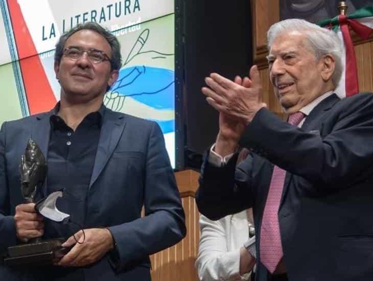 Obtiene Premio Vargas Llosa