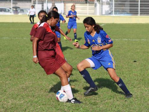 Intensa jornada en fútbol soccer femenil