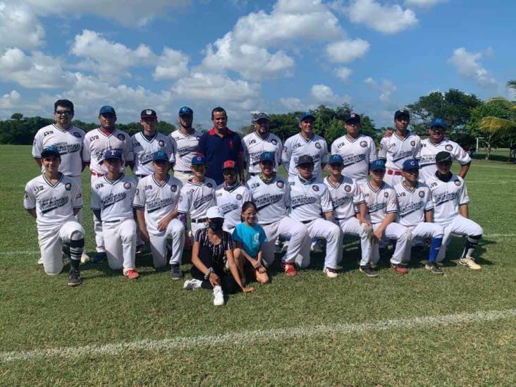 Brillan Novatos en la pelota caliente