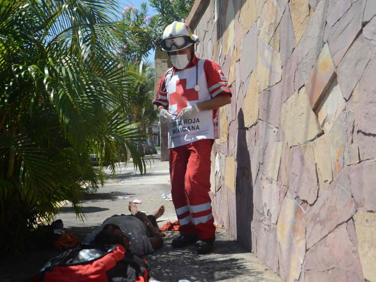 UNIPAR le niega atención, Cruz Roja y DIF lo llevan al hospital y busca a familia