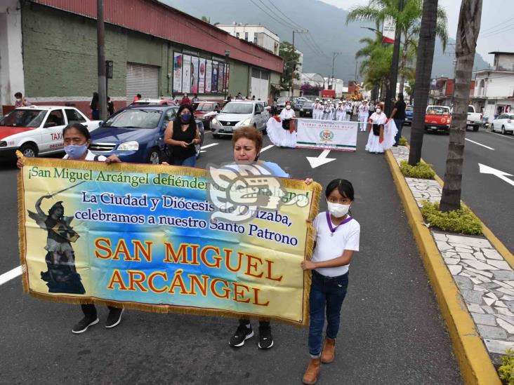 Realizan en Orizaba procesión en honor a San Miguel Arcángel