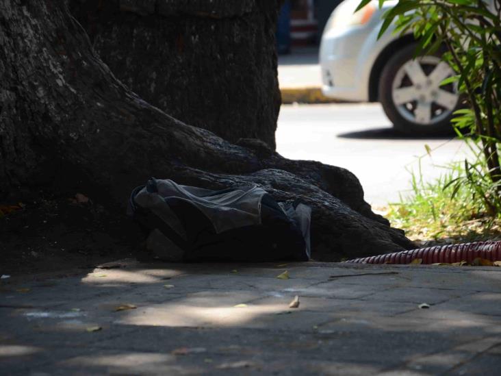 Asesinan a hombre a puñaladas en calles del centro