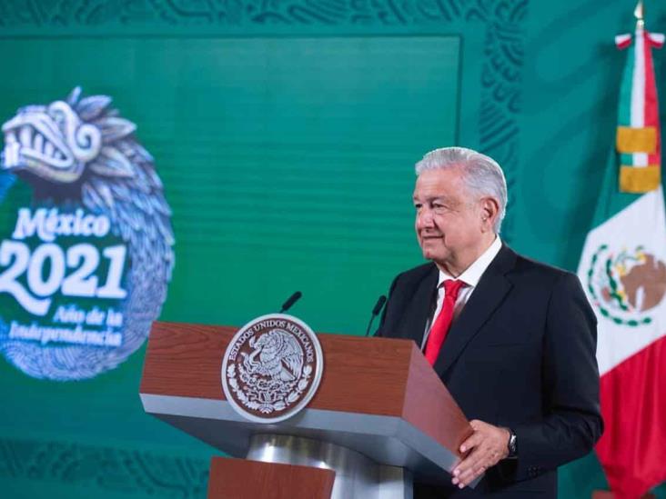 Senadores, en libertad de crear Grupo Parlamentario Plural: AMLO