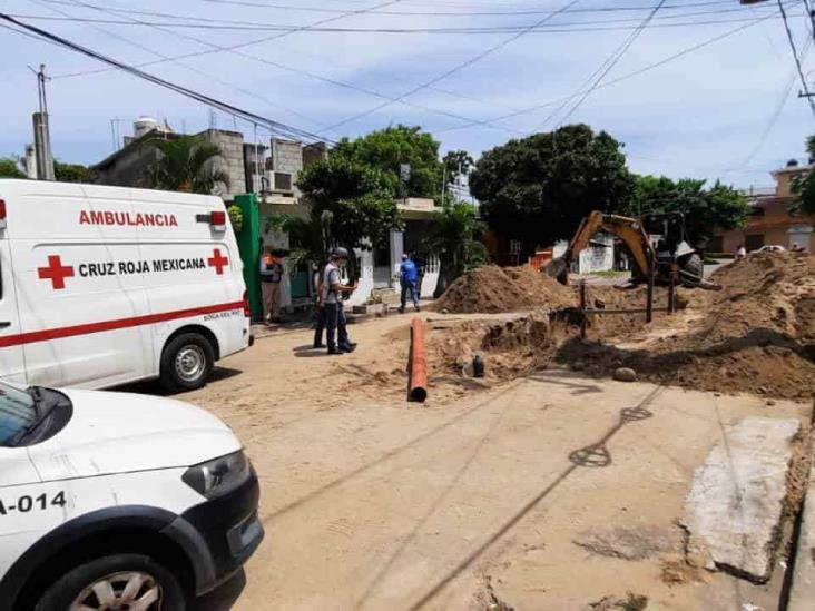 Par de obreros resultan heridos tras caerle una viga de madera en Veracruz