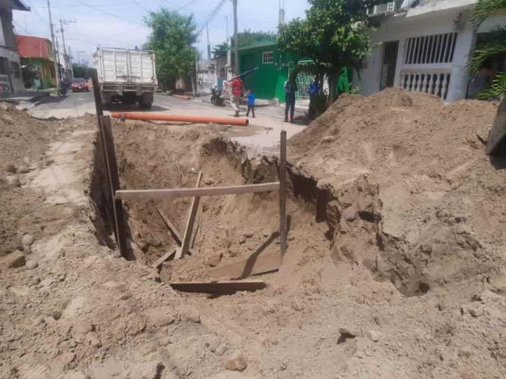 Par de obreros resultan heridos tras caerle una viga de madera en Veracruz