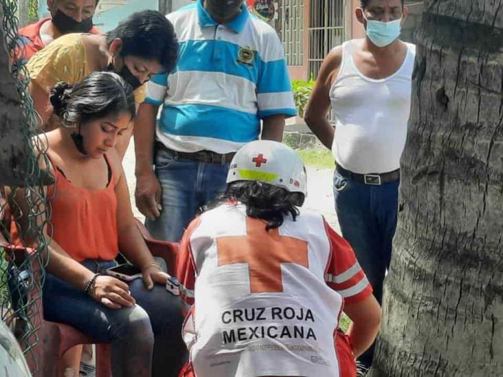 Pierde el control y se lleva por delante a joven mujer en colonia de Veracruz