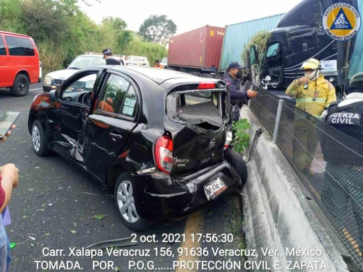 Fuerte accidente en la Xalapa-Veracruz deja dos lesionados