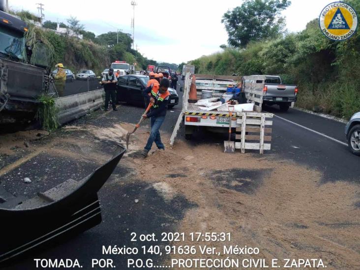 Fuerte accidente en la Xalapa-Veracruz deja dos lesionados