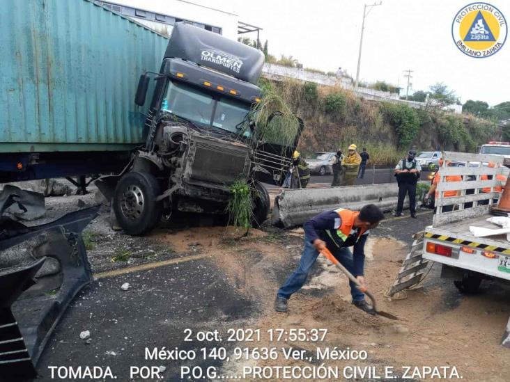 Fuerte accidente en la Xalapa-Veracruz deja dos lesionados