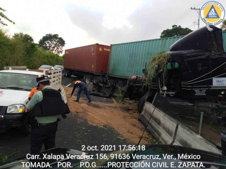 Fuerte accidente en la Xalapa-Veracruz deja dos lesionados