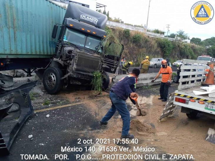 Fuerte accidente en la Xalapa-Veracruz deja dos lesionados