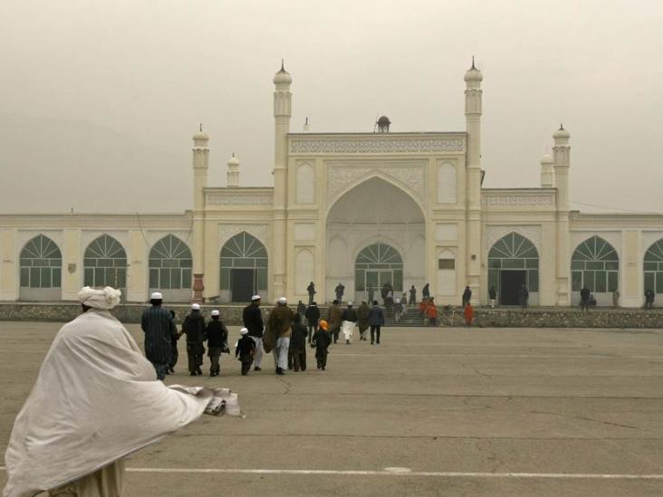 Explosión cerca de mezquita deja al menos dos muertos en Kabul