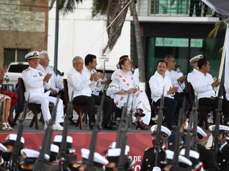 Encabeza AMLO conmemoración del Bicentenario de la Armada de México