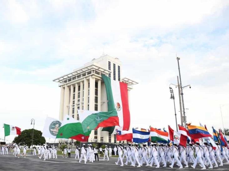Encabeza AMLO conmemoración del Bicentenario de la Armada de México