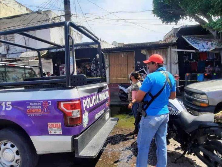 Muere de un infarto comerciante en calles del Puerto