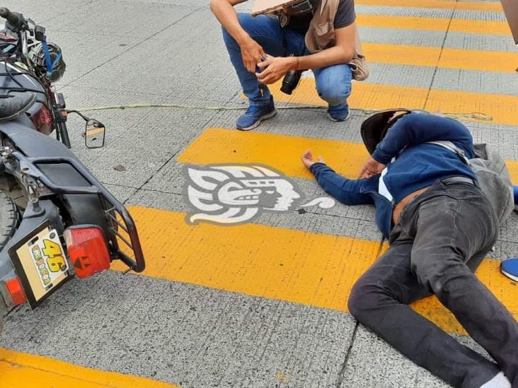 Se lesiona motociclista tras ser impactado por vehículo particular