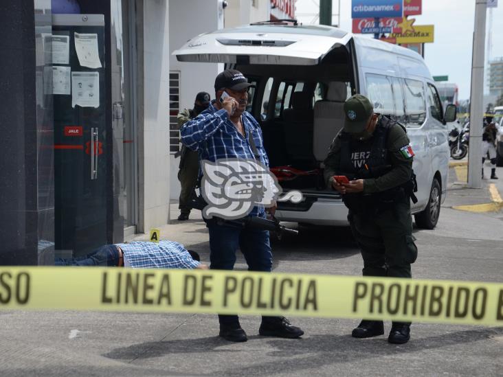 Asalto a cuentahabiente en sucursal bancaria, deja un muerto en Boca del Río