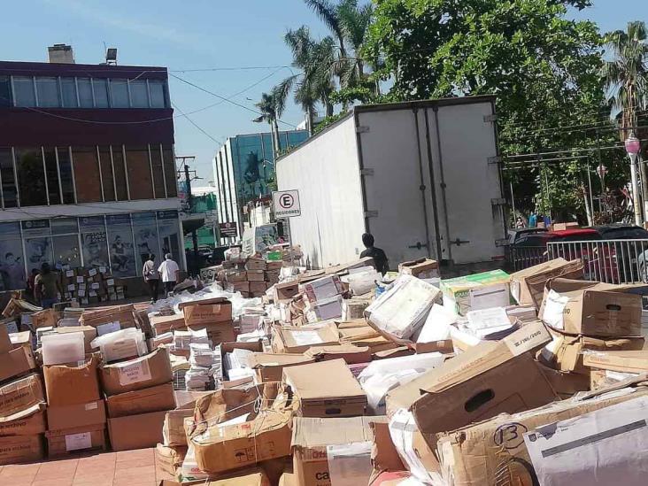 Desecha Ayuntamiento de Poza Rica 24 toneladas de archivo