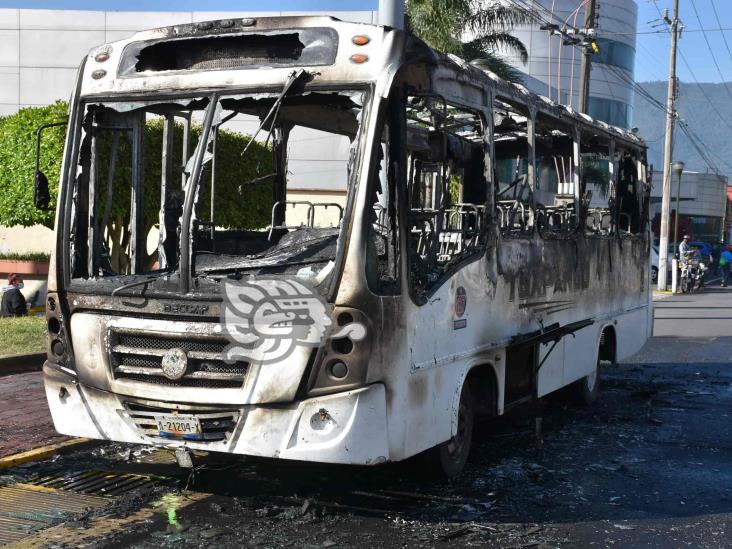 ‘Incendio de autobús en pleno centro de Orizaba pudo evitarse’, revela comandante