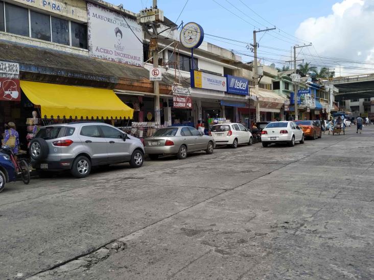 Descartan reubicación de taxis en centro de Poza Rica