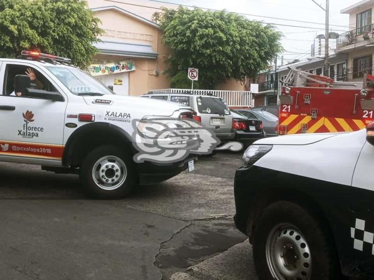 Incendio deja un lesionado con quemaduras en céntrica calle de Xalapa