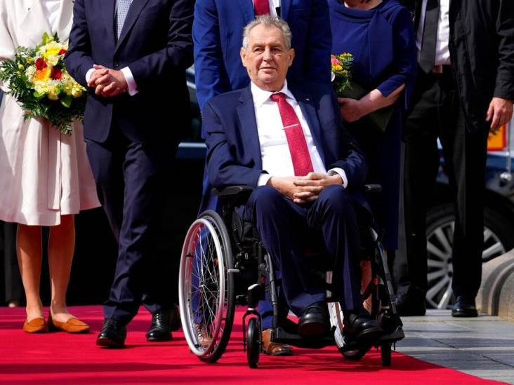 Hospitalizan a Milos Zeman, presidente de República Checa