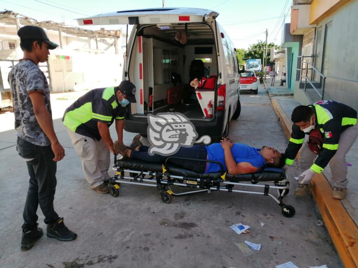 Tres heridos tras choque en barrio Zapotal Acayucan