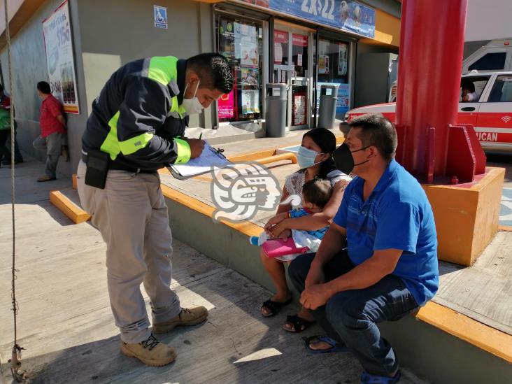 Tres heridos tras choque en barrio Zapotal Acayucan