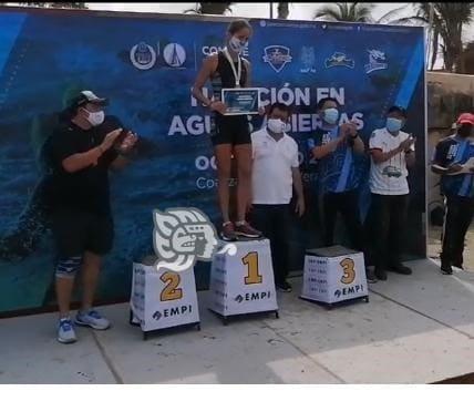 Mayra Castañeda gana el evento de Aguas Abiertas