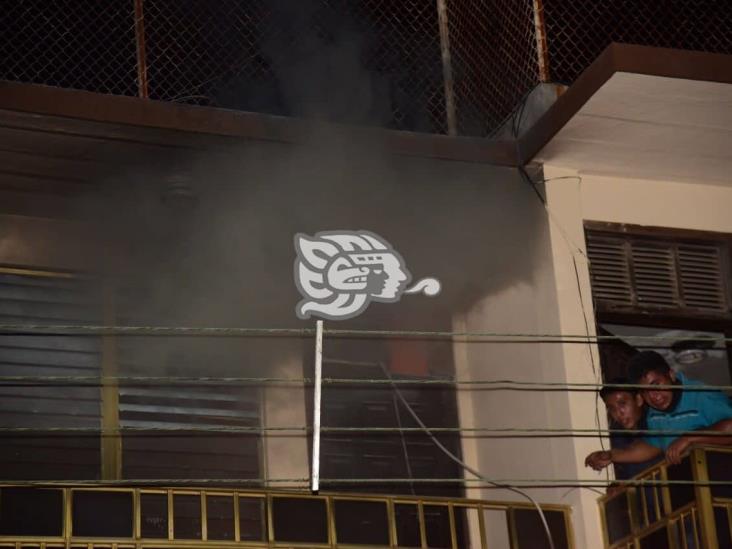 Corto provoca incendio en casa de profesora de Acayucan