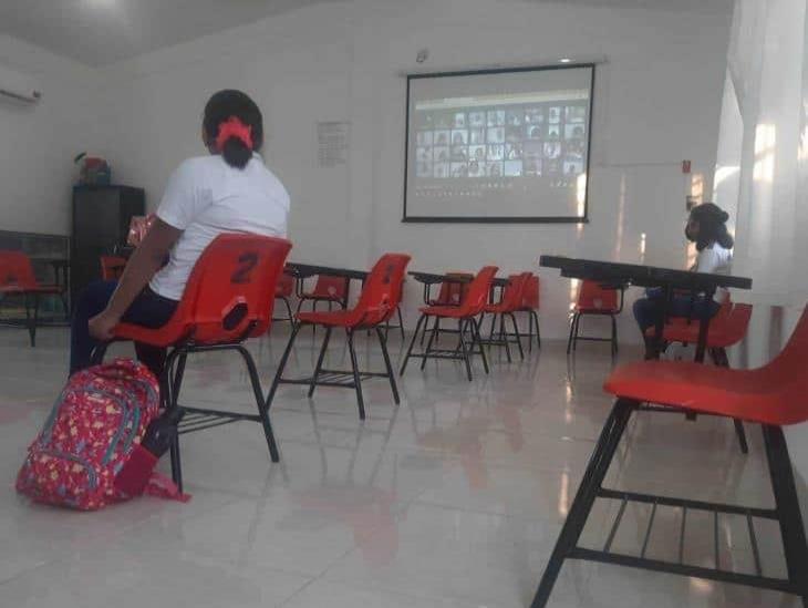 Solo 12 escuelas de Coatza contrataron internet para regreso híbrido a clases