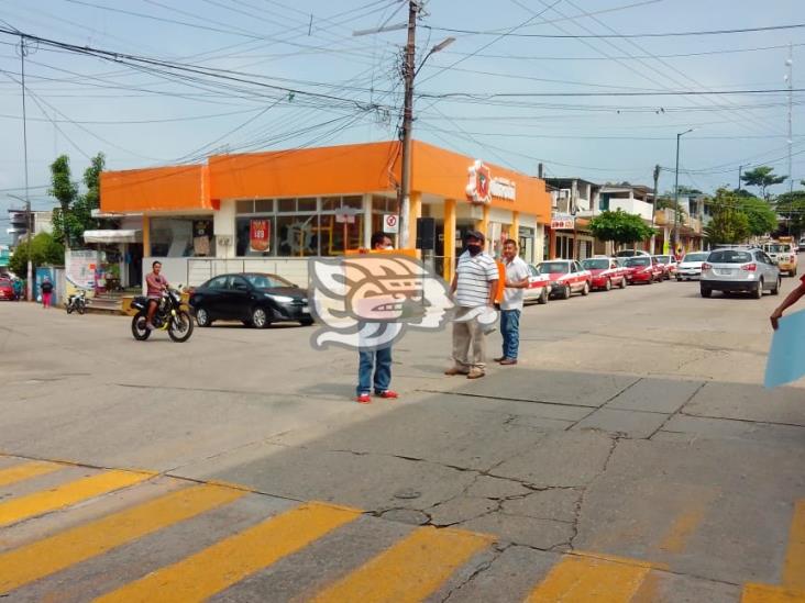 Taxistas recaudan fondos para colega internado en el Gómez Farías