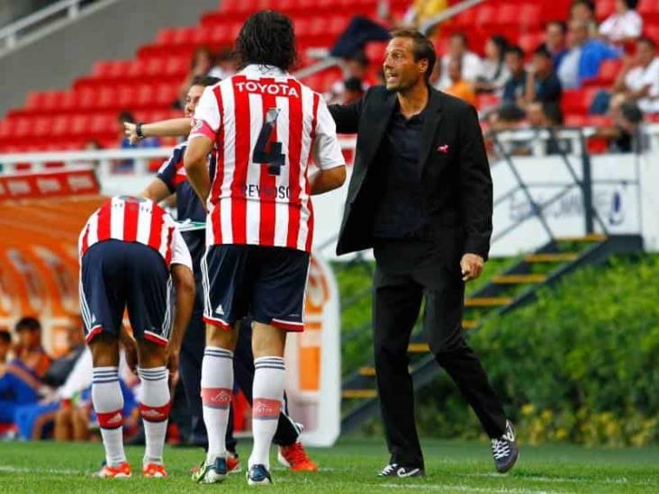 Chivas: John Van t Schip estaría cerca de volver como DT del Rebaño