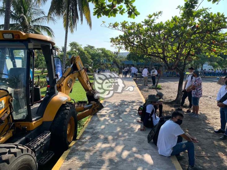 Zenyazen Escobar inaugura construcción de edificio en el Itboca
