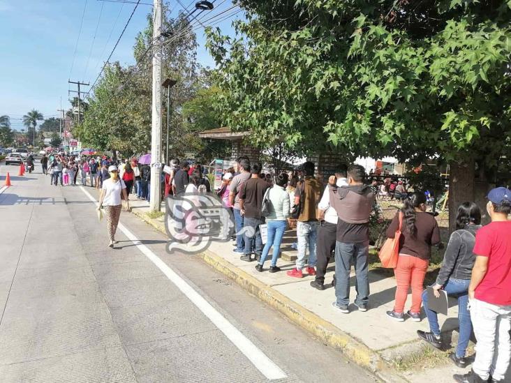 Inicia aplicación de primera dosis a jóvenes de 18 a 29 años en Coatepec