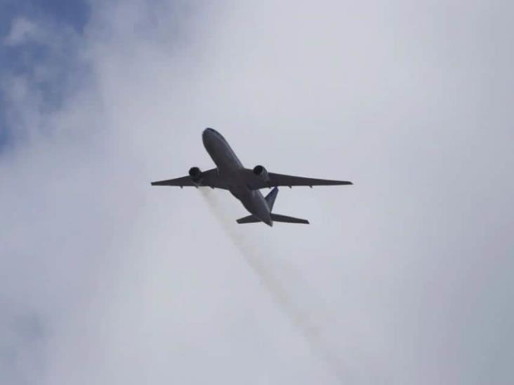 Desaparece avión con 22 pasajeros en Nepal