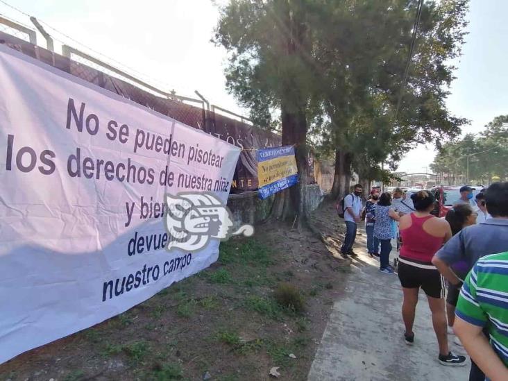 Protestan contra ‘privatización’ del campo Cerritos en Orizaba