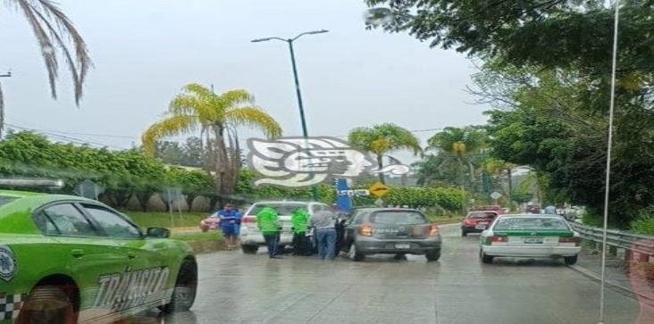 Por lluvia, reportan 4 accidentes en bulevar Xalapa- Coatepec