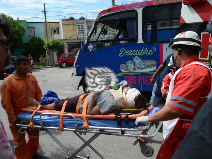 Motociclista atropella a mujer de la tercera edad