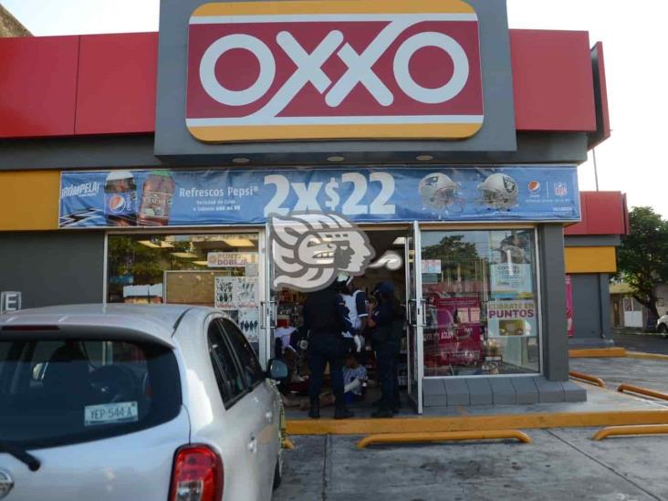 Golpean y detienen a asaltante en tienda de Veracruz